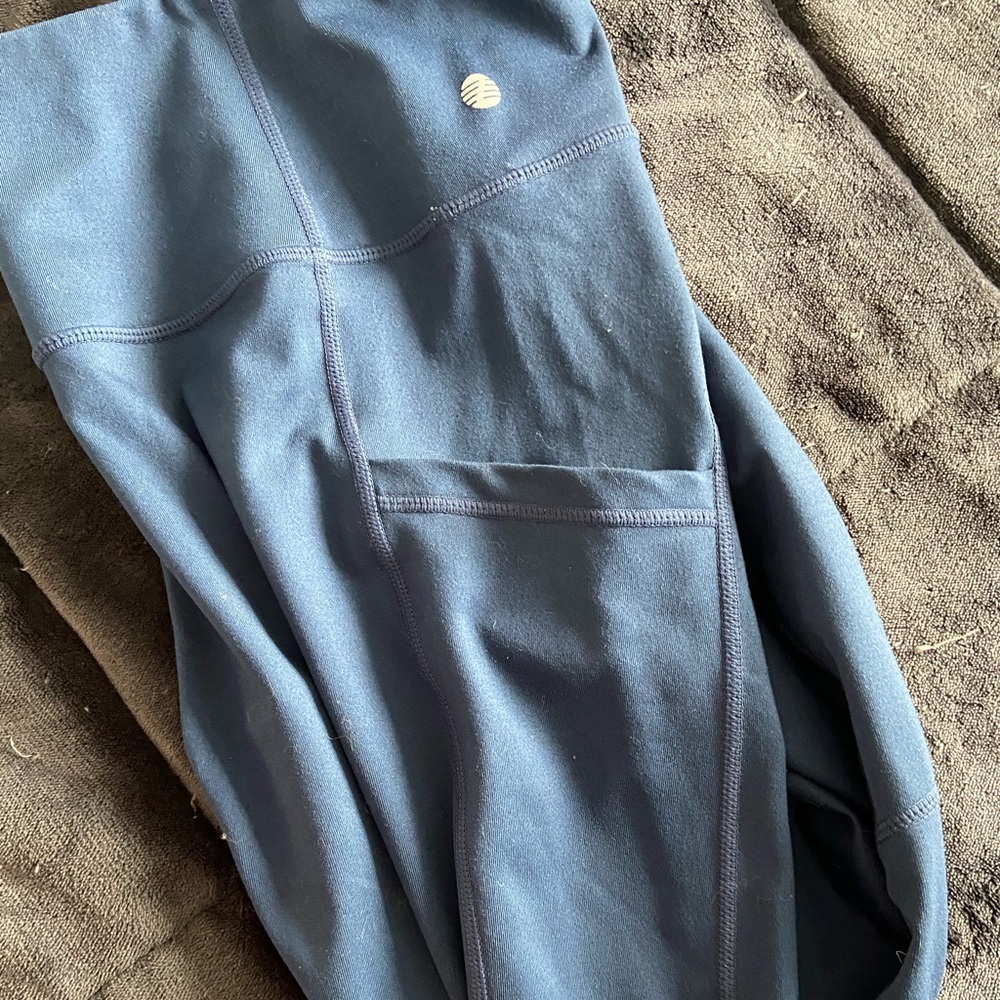 Blue Zella Leggings! With pockets! Size M.